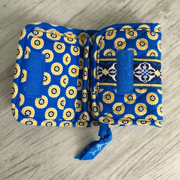 Vera Bradley Rivera Blue Pattern Design Yellow Trifold Wallet Spring 2008 - Picture 4 of 14